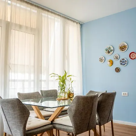 Apartman Centre Lions Gate 3 *