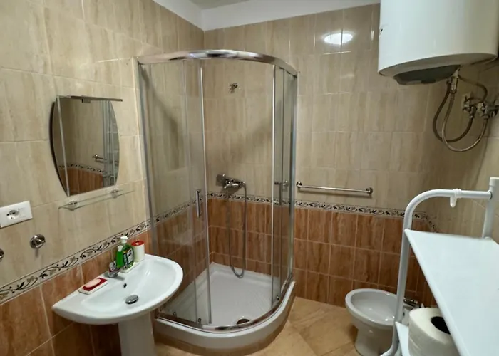 Apartment Centre Lions Gate 3 *