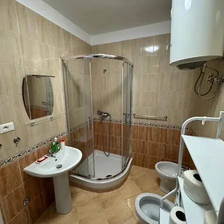 Apartment Centre Lions Gate 3 *